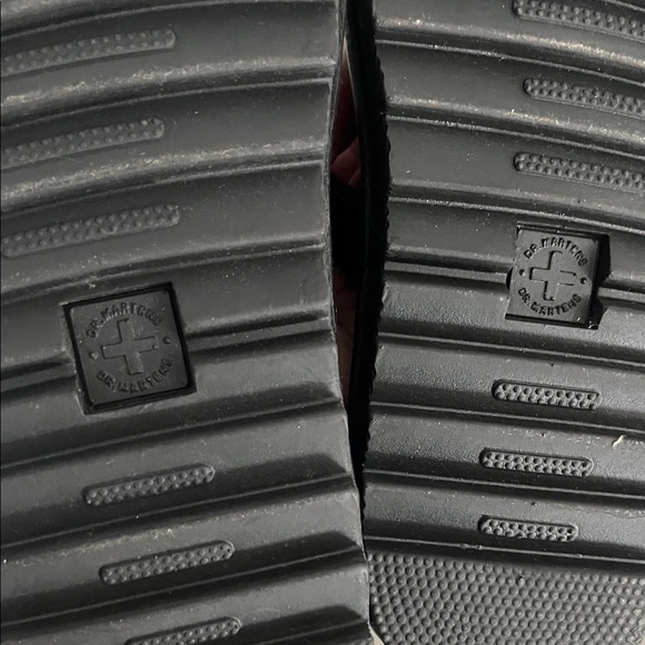 Womans Doc Martin Blaire Slide Sandals, Like New! 11 (43). - Picture 4 of 9